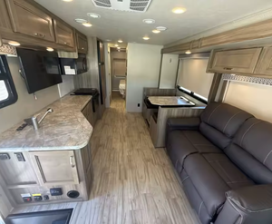 Autocaravana Entegra Coach Vision 31V 2021 2020 2019, Remolque de Viaje Ajustable para 4-6 Personas - Product Image 4