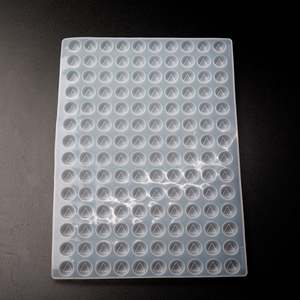Moule à bonbons gélifiés en silicone translucide en forme de dôme pour la fabrication de bonbons à la gélatine et la production commerciale de bonbons gélifiés - Product Image 1