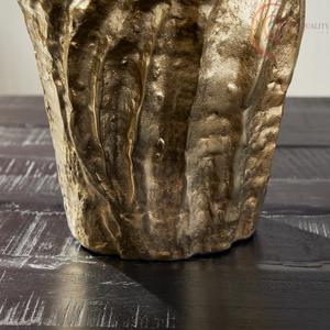 Jarrón Moderno de Metal para Mesa con Acabado Liso y Construcción Duradera, Apto para Uso Diario y Decorativo - Product Image 5