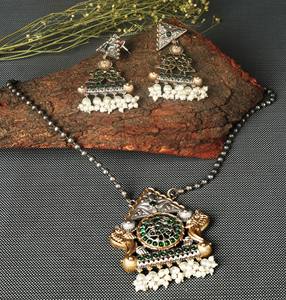 Conjunto de Collar y Aretes de Plata Oxidada en Dos Tonos con Piedra Verde, Regalo para Ella - Product Image 1