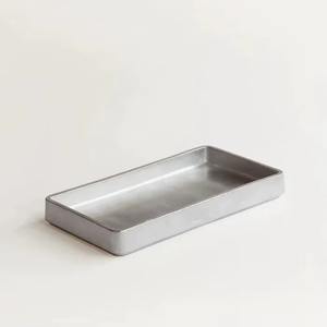 Bandeja de Servicio Metálica Ecológica y Duradera con Acabado Plateado Pulido y Asa, Apta para Lavavajillas, para Uso en el Hogar, Restaurantes y Hoteles - Product Image 2