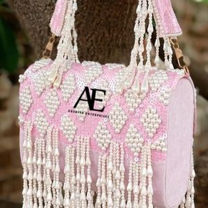 Nueva llegada impresionante hecho a mano en relieve trabajo de perlas pesadas multicolor nupcial noche embrague monedero mujer monedero perla trabajo Sling Bag - Product Image 1