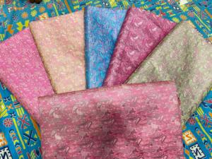 "Textile de brocart tissé riche en tissu Jamawar traditionnel avec des motifs complexes pour les vêtements ethniques, Sherwanis, Sarees, Lehengas - Product Image 4