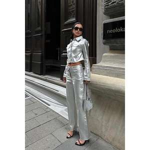 Conjunto de Gabardina Brillante Christie 9914, Tela Satén Elegante - Product Image 3