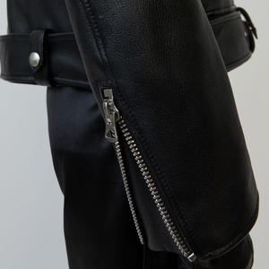 Super nouvelle veste en cuir longue asymétrique marron pour femmes entièrement personnalisée avec deux poches à fermeture éclair et deux poches à rabat - Product Image 4