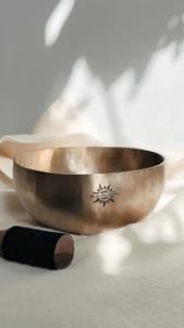 Cuenco musical de latón de aspecto antiguo con acabado suave, perfecto para la curación de la relajación del equilibrio energético - Product Image 6