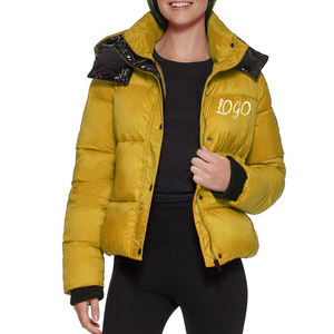 Chaqueta de Plumón Corta de Invierno de Alta Calidad al por Mayor OEM, Chaqueta Acolchada para Mujer con Cuello Alto, Chaquetas Bomber de Piloto para Mujer Personalizadas - Product Image 6