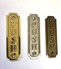 Plaques de porte en laiton poli sur le thème de l'amour - Product Image 2