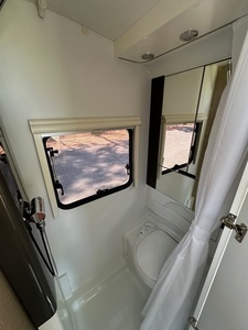 Mini Teardrop CamperTrailer Ligero Impermeable Capacidad para dormir para 4 personas Ducha de estilo moderno para EuropeMini Teardrop Camper - Product Image 2