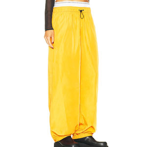 Chaqueta Cortavientos Unisex Nueva de Nailon Lisa, Corte Regular, Pantalones de Nailon de Pierna Ancha con Dobladillo - Product Image 5