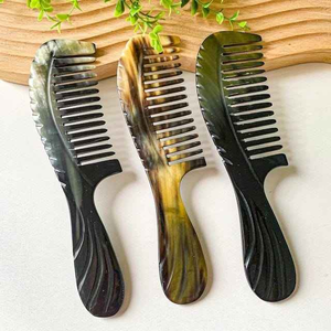 Peigne en corne polyvalent pour le toilettage et la coiffure de la barbe Peigne en corne au design unique Corne de buffle authentique - Product Image 2