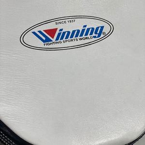 Mitaines de frappe en cuir de haute qualité et pads de frappe MMA avec logo personnalisé pour le kickboxing, le Muay Thai – Durables et protecteurs pour l'entraînement - Product Image 4