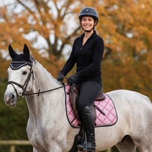 Tapis de selle d'endurance de haute qualité sautant équestre concours complet cheval Tack ensemble maille oreille Bonnet paillettes brossage bottes - Product Image 6