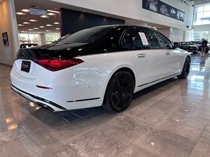 Mercedes-Benz S680 Maybach Usado 2024 - Product Image 4