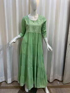 Robe longue en coton 100% pour femmes, broderie de taille naturelle, méthode de tissage, de conception personnalisée de la nouvelle entreprise de fabrication d'été - Product Image 3