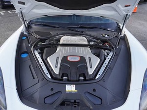 Aston Martin 2023 Usado en Buen Estado, B-M-W Serie 3 330i XDrive 2023, Sedán 4 Puertas con Tracción Delantera, Cuero, R18 - Product Image 5