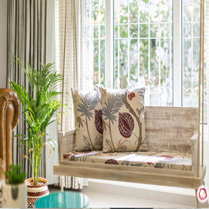 แกว่งไม้แบบชนบทที่มีความทุกข์พร้อมหมอนอิงดอกไม้ตกแต่งมีจำหน่ายในราคาขายส่ง - Product Image 1