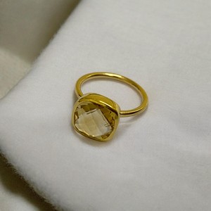 แหวนซิทรินสีเงินสเตอร์ลิง925สวยงามทำด้วยมือเครื่องประดับอัญมณีเหลี่ยมเพชรพลอยธรรมชาติชุบทองการตั้งค่าหนามเตย - Product Image 3