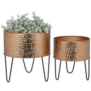 Juego de 2 maceteros de latón de primera calidad para estética interior contemporánea con soporte de metal Negro estilo interior moderno - Product Image 1