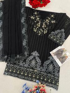 Traje Pakistaní de Primera Calidad en Georgette Pesado para Festivales y Ocasiones Especiales Disponible al Mejor Precio - Product Image 4