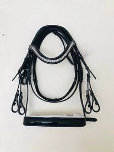 Halters de bride en cuir verni brillant de qualité supérieure avec rembourrage blanc Accessoire équestre de qualité supérieure - Product Image 2