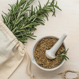 Poudre de feuilles de romarin séchées naturelles pour produits de soin de la peau - Durée de conservation de 24 mois - Vente en gros - FitTree International Himalayan - Product Image 3