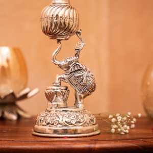 Placa Decorativa Premium Plateada con Diseño de Elefante y Pavo Real para Decoración del Hogar - Product Image 3