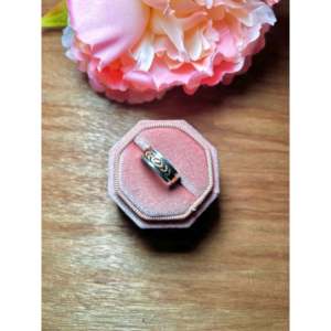 Anillo de Boda Romántico Navajo de Oro de 14k y Plata de Ley, Patrón Geométrico Etéreo, Perla, Bañado en Rodio, Platino, Hecho a Mano por Artesanos - Product Image 3