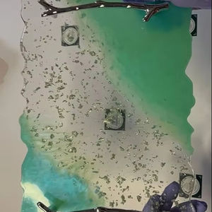 Bandeja de servir de resina hecha a mano con incrustaciones de flores, bandeja de servir de resina artística para fines decorativos, bandeja de servir de resina epoxi a bajo precio - Product Image 1