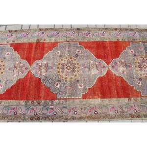 Tapis turc vintage, tapis de 3,4 x 10,4 pieds, tapis Ikat rouge et gris - Product Image 5