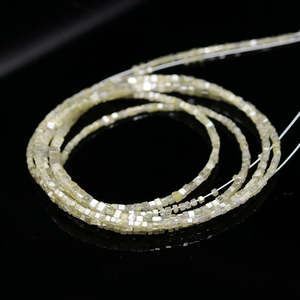 Perle de diamant blanc naturel 1,5-2,5 mm, taille ovale, clarté VVS, forme cubique avec coupe coussin et coupe princesse - Product Image 1