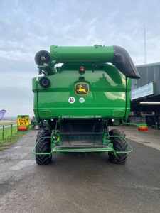 รถเกี่ยวข้าวโพดสำหรับขาย ให้ประสิทธิภาพการใช้น้ำมันเชื้อเพลิงที่ยอดเยี่ยมและผลผลิตการเก็บเกี่ยวที่เหนือกว่า ใช้ระบบเกียร์สำหรับชาและธัญพืช - Product Image 2