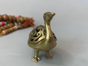 Brûleur d'encens à charbon de bois en laiton et métal en forme de canard avec logo personnalisé pour usage religieux Brûleur d'encens à parfum d'air pour bureau à domicile - Product Image 6