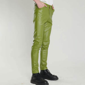 Pantalones de cuero negro elegantes y duraderos para hombre, informal y perfectos para uso al aire libre, diseñados con un diseño de ajuste cómodo y de primera calidad - Product Image 4