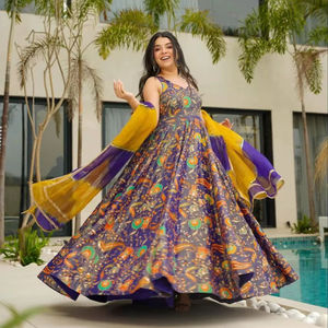 Ensemble de robe Anarkali en soie de créateur pour mariages et fêtes, nouveau style Bollywood, dupatta imprimé numérique, mariage indien pakistanais - Product Image 1