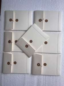 Sobres reciclados de marfil con botón y corbata de yute Sobres de corbata ecológicos Papel de marfil reciclado - Product Image 3