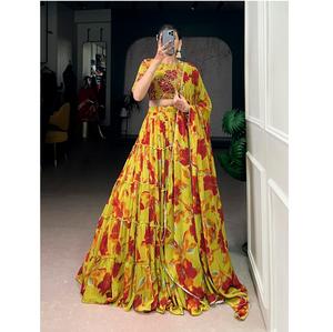 Lehenga Choli semi-couturié très demandé avec broderies riches ou tenue de mariage indienne pour femmes, disponible à bon prix - Product Image 1