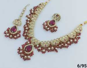 Nuevo diseño elegante chapado en oro tradicional Motipearl & Kundan tachonado gargantilla collar pendiente Mangtika conjunto y conjunto de joyas mujeres - Product Image 5