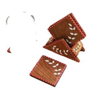 Dessous de verre en forme de carré marron avec support Ensemble de sous-verres en bois personnalisés Sculpté à la main rustique en bois - Product Image 1