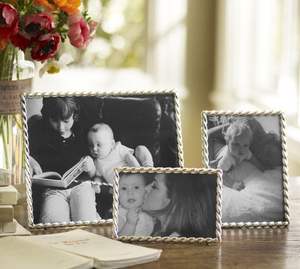 Handcrafted metal <b>photo</b> <b>frame</b> for modern home decor <b>with</b> durable finish stylish display solution living spaces - Product Image 4