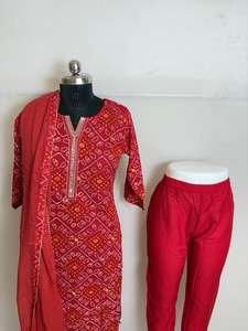 Ensemble Kurta en coton imprimé Bandhani rouge avec Dupatta - Product Image 2
