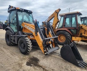 2022 pour la chargeuse-pelleteuse CASE 580SV utilisée à bas prix - Product Image 1