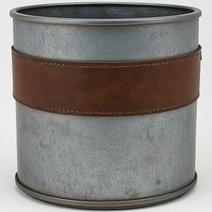 Maceta de cuero galvanizado única con acabado en tono latón artesanal Diseñado para interiores decorativos de temporada - Product Image 3