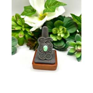 Bague ajustable Mathilda Benally en turquoise verte de Carico Lake et argent sterling, bijou de collection culturelle - Product Image 1