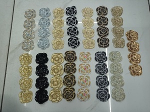 ชุดเดรสผ้าออร์แกนซ่ารักษ์โลก แต่งลายปักดอกไม้และขอบลูกไม้ สไตล์กุจราตี เหมาะสำหรับใส่ทำงานหรือโอกาสพิเศษ - Product Image 4