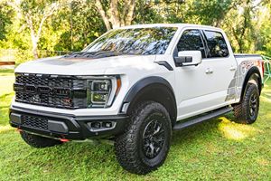 2023 F O R D F-150 Raptor R Auto de Bajo Kilometraje, Caja de Cambios Automática, Dirección Suave, Combustible Gasolina/Eléctrico - Product Image 3