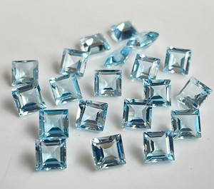 Topaze Bleu Ciel Naturelle Carré 8mm coupe Facette-Loose Topaze Bleu Ciel Coupe Carrée - Product Image 6