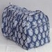 Bolsa de Viaje de Fin de Semana de Algodón de Lujo Casual con Estampado Azul de Le Souvenirs |   18x11x10 |   Cierre de cremallera |   Ecológico y Duradero |   Grande - Product Image 2