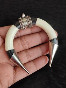 Collier avec pendentif en os de buffle, bijoux tribaux naturels et durables pour femmes, haute qualité - Product Image 5