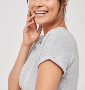 T-shirt confortable et élégant pour femmes T-shirt Activewear pour femmes Vêtements décontractés et tenues d'été Col rond Couleur grise - Product Image 4